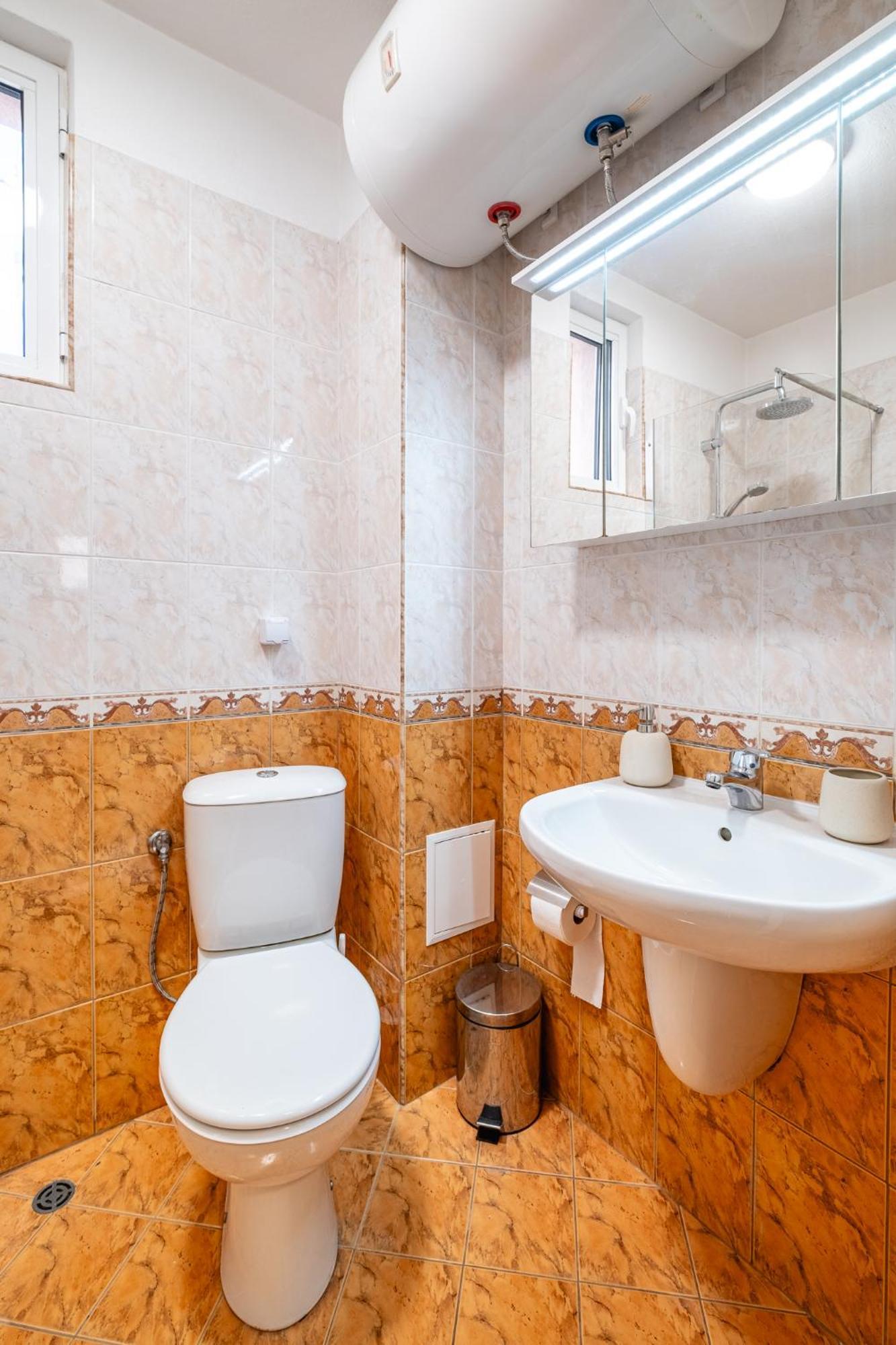 Seaside Serenity Charming Apartment By Sea Garden Varna Bagian luar foto